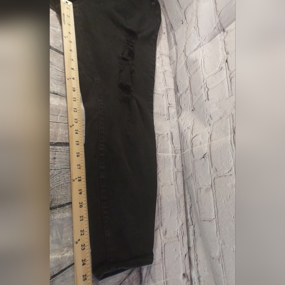 Torrid Bombshell Skinny Destroyed Black Jeans 20R - Picture 11 of 16